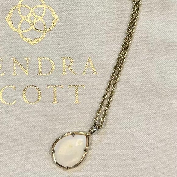 Kendra Scott Kiri Teardrop Pendant Set - Picture 4 of 4